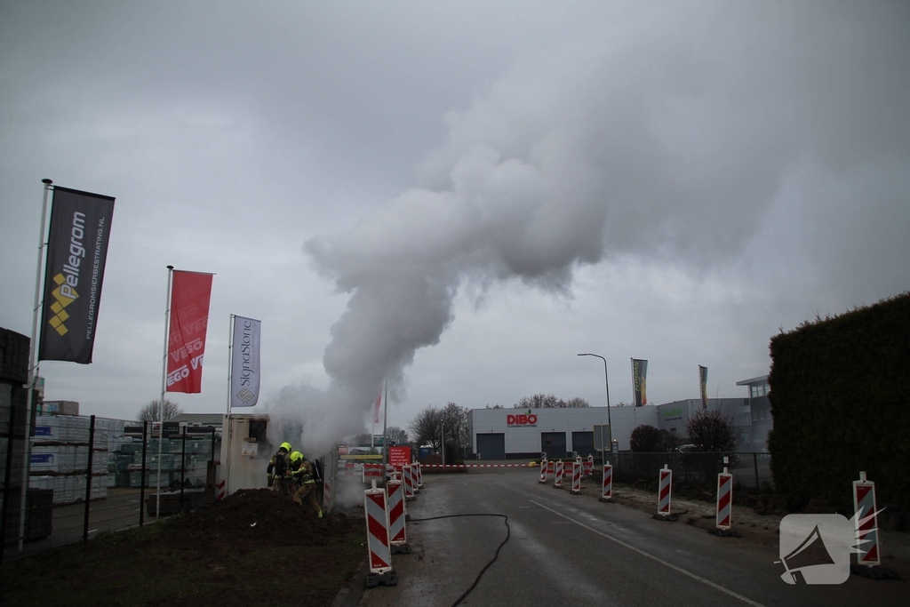 Honderden huishoudens zonder stroom door gebouwbrand