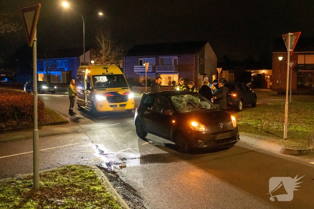 Dronken man geschept door auto