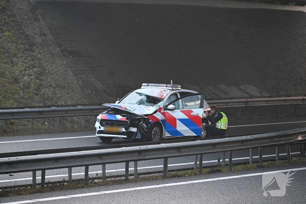 Man overleden na aanrijding door politieauto