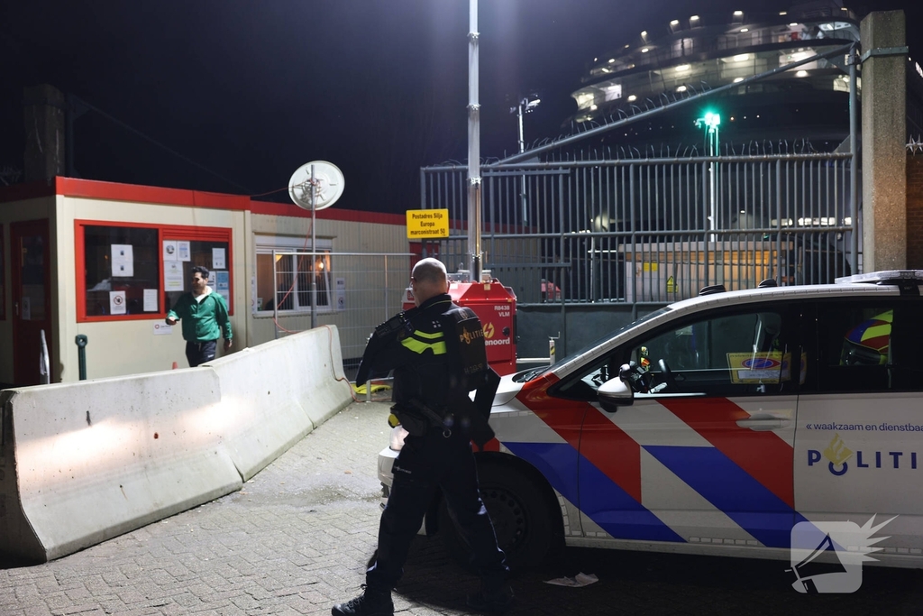 Steekincident op vluchtelingenboot leidt tot gewonde