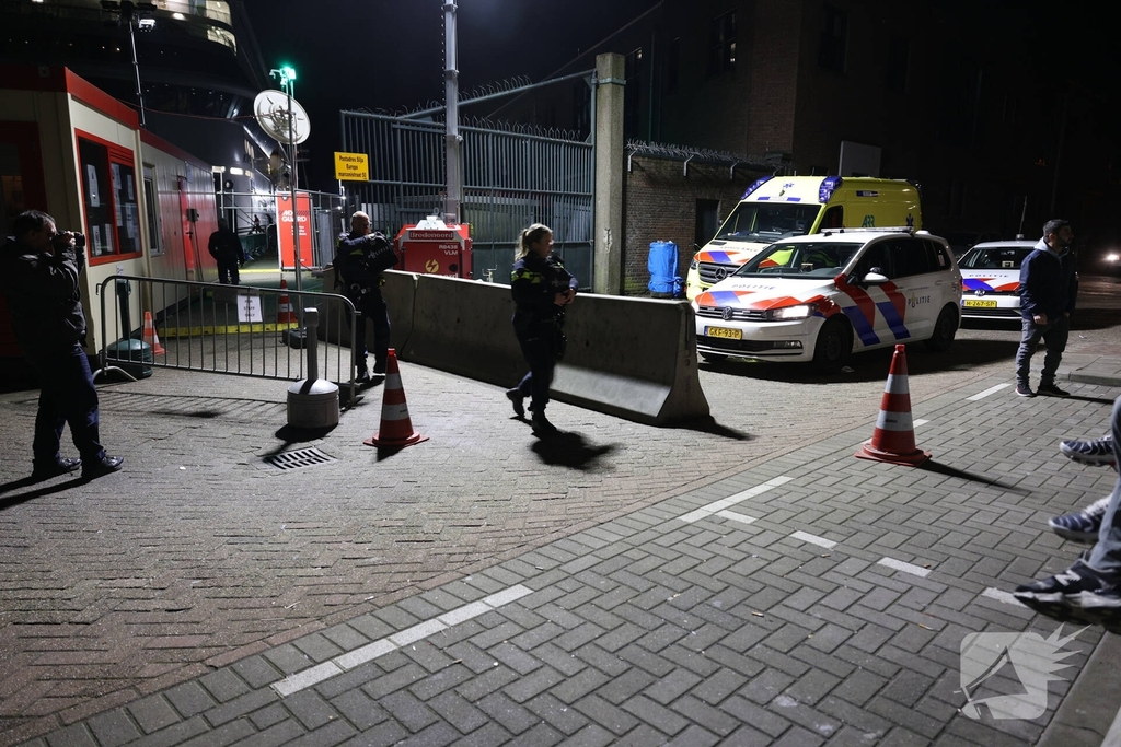 Steekincident op vluchtelingenboot leidt tot gewonde