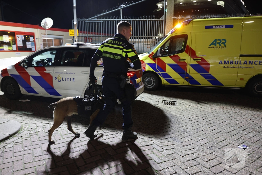 Steekincident op vluchtelingenboot leidt tot gewonde