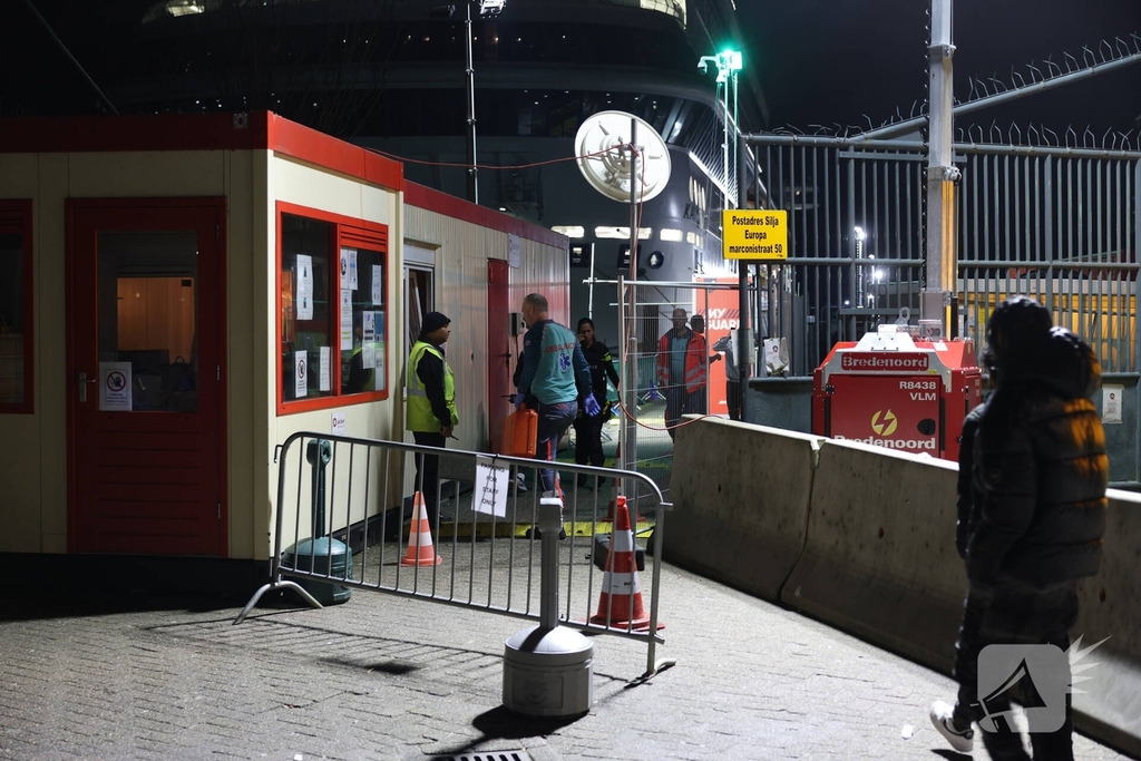 Steekincident op vluchtelingenboot leidt tot gewonde
