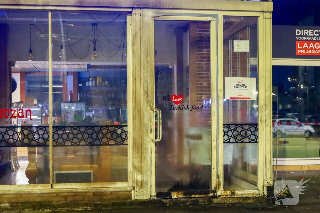 Explosief ontploft bij restaurant, geen gewonden