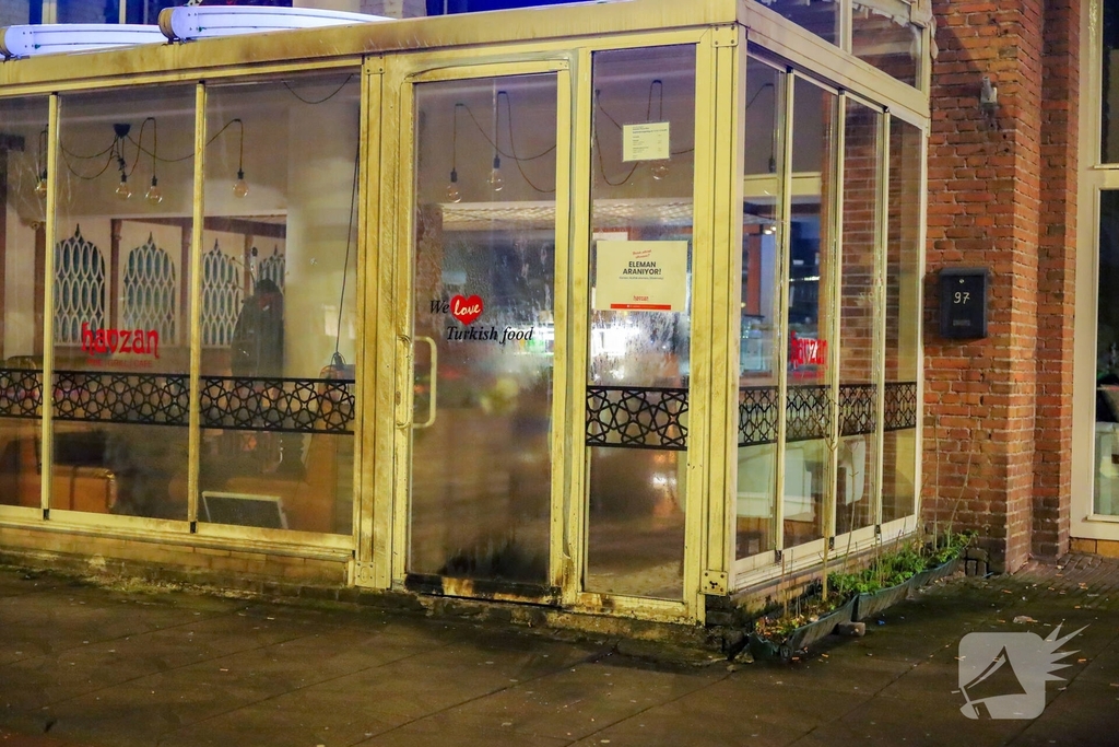 Explosief ontploft bij restaurant, geen gewonden