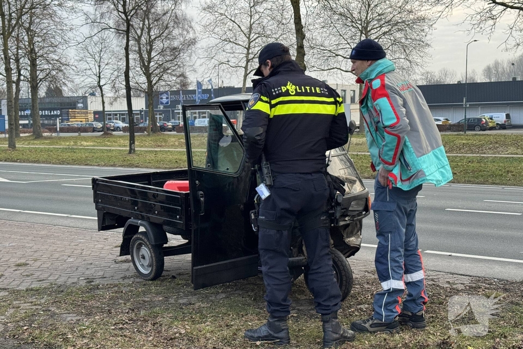 Botsing tussen piaggo en personenauto