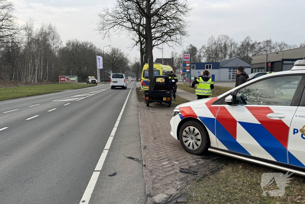 Botsing tussen piaggo en personenauto