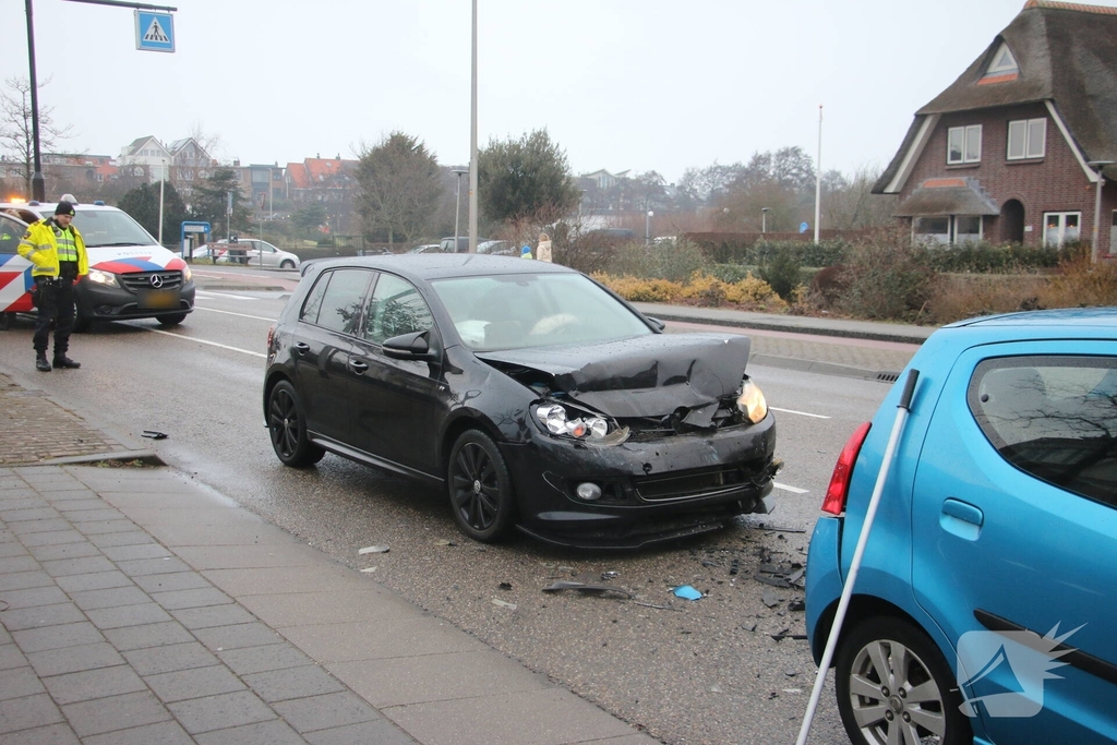 Kettingbotsing met drie voertuigen
