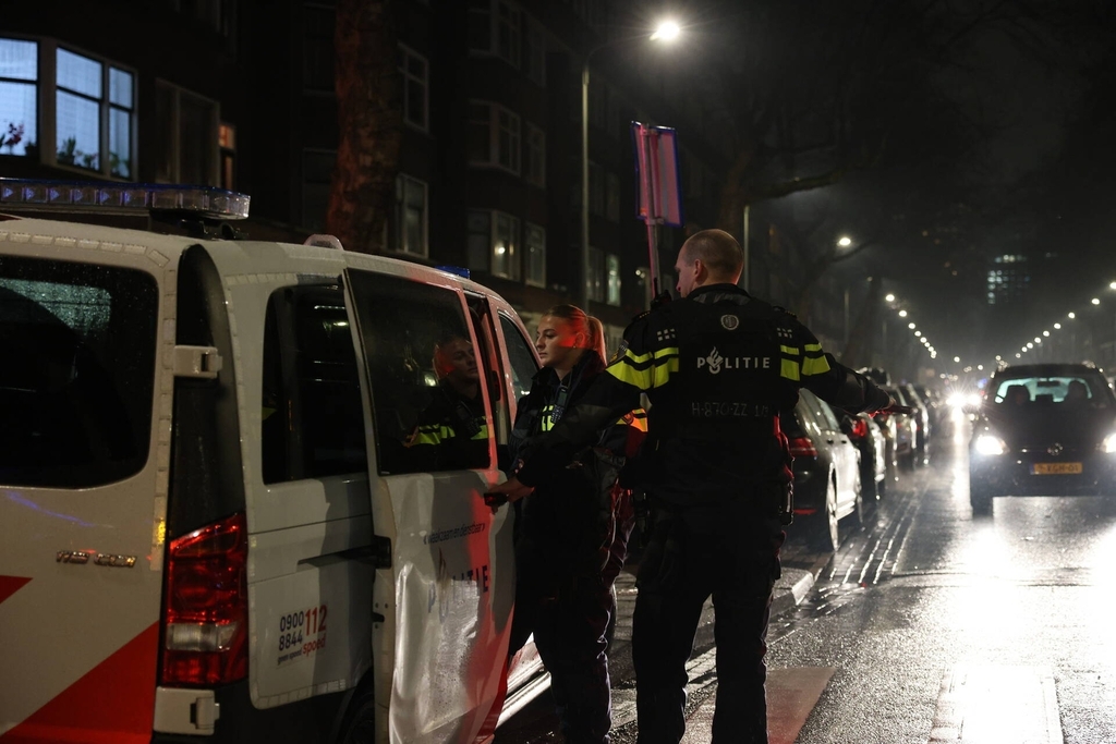 Zwaargewonde bij schietpartij in woning