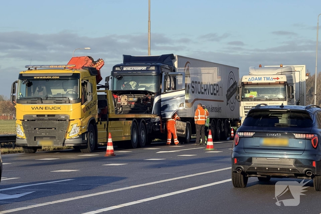 Defecte vrachtwagen veroorzaakt verkeershinder