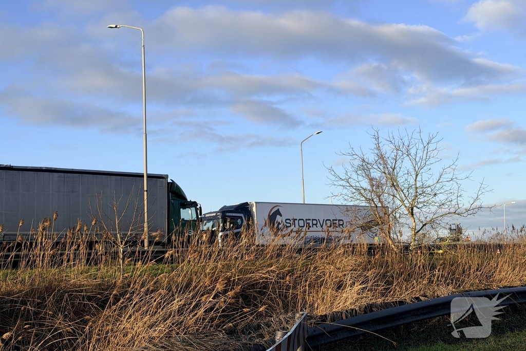 Defecte vrachtwagen veroorzaakt verkeershinder