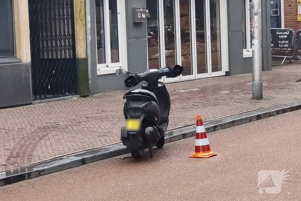 Valpartij van scooterrijder leidt tot ambulance inzet