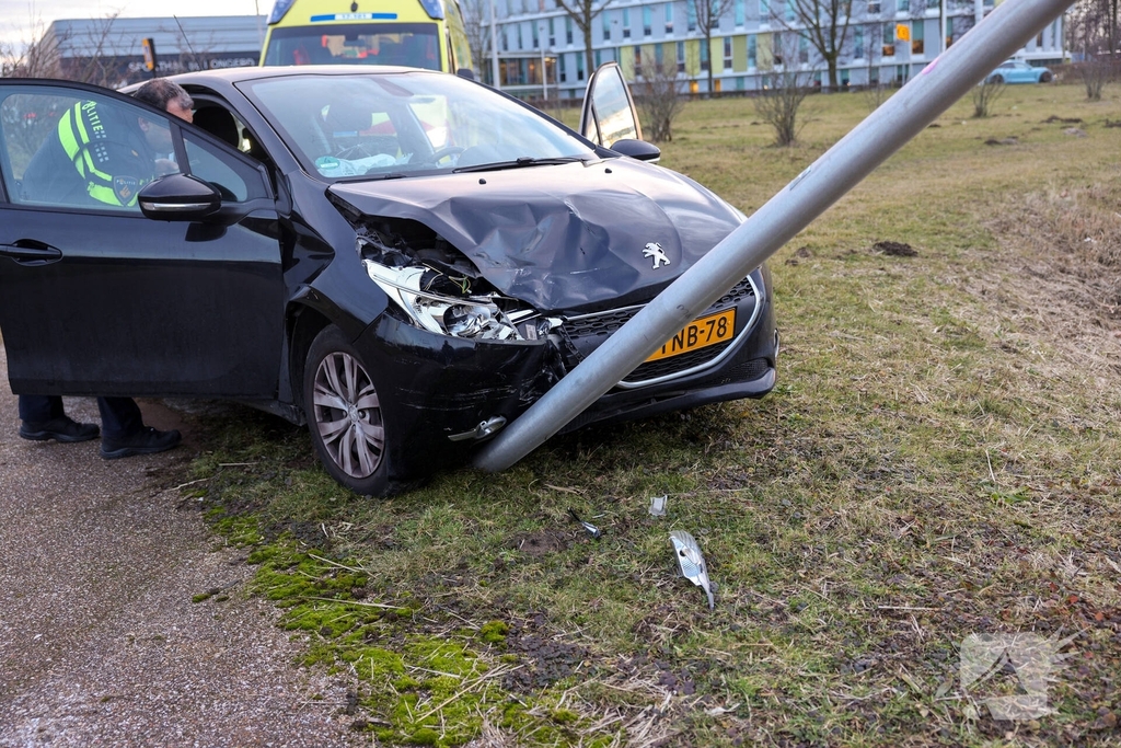 Bestuurder raakt onwel tijdens rijden