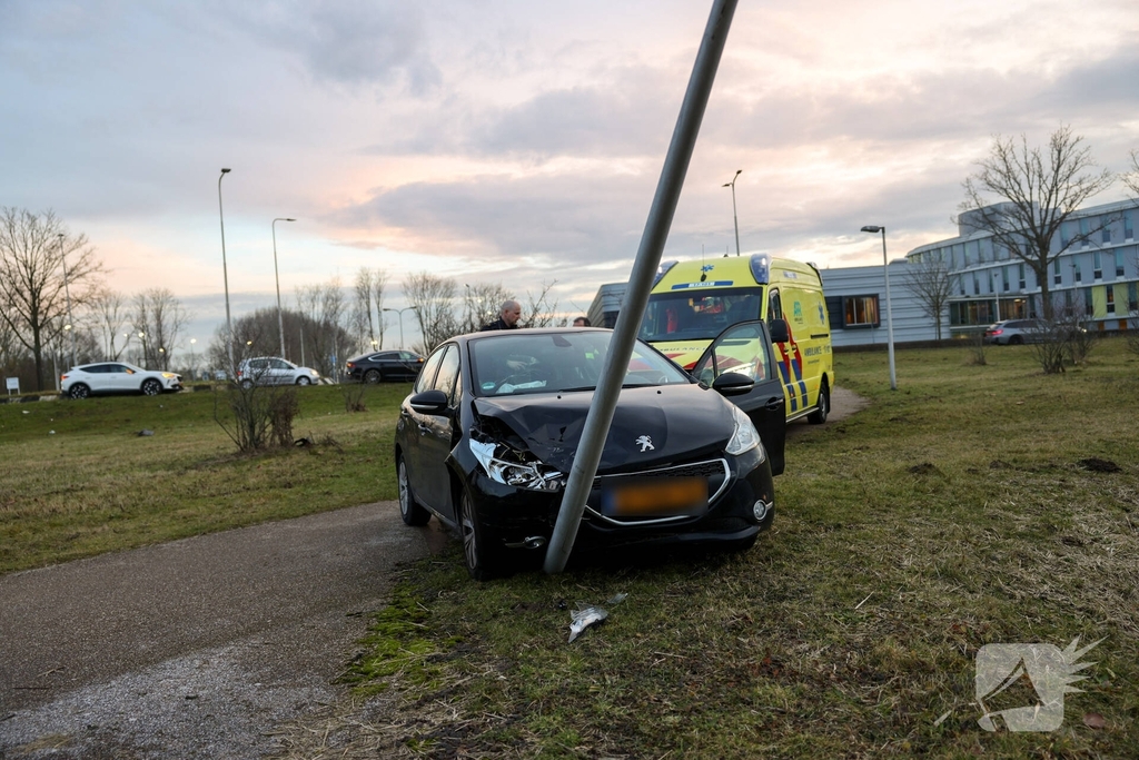 Bestuurder raakt onwel tijdens rijden