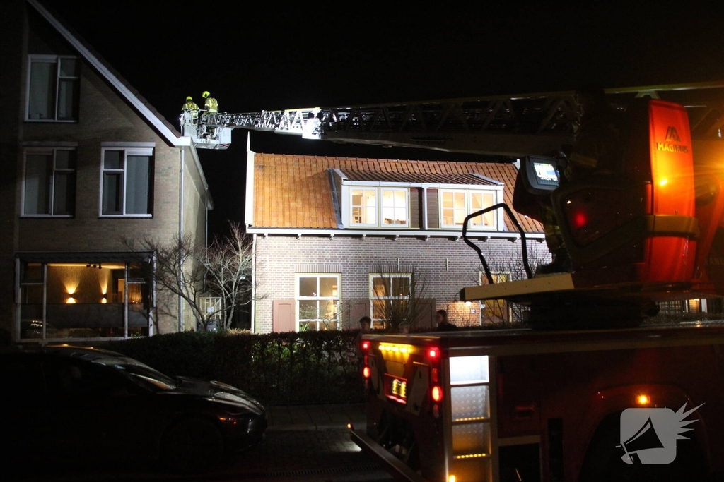 Schoorsteenbrand in woning trekt veel bekijks
