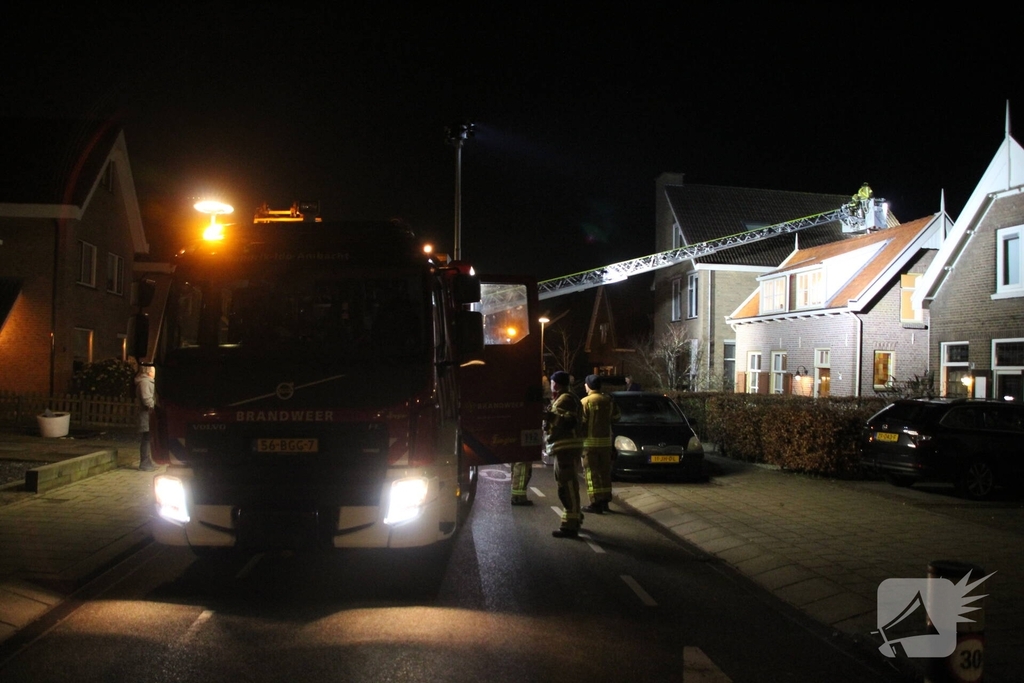 Schoorsteenbrand in woning trekt veel bekijks