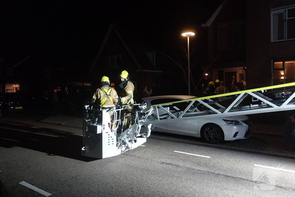 Schoorsteenbrand in woning trekt veel bekijks