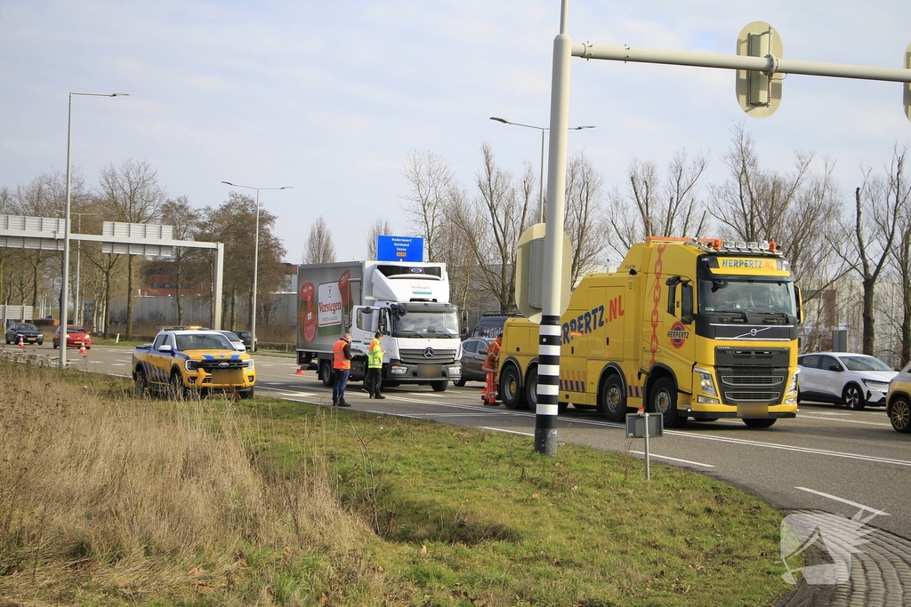 Vrachtwagenstoring veroorzaakt lichte verkeershinder