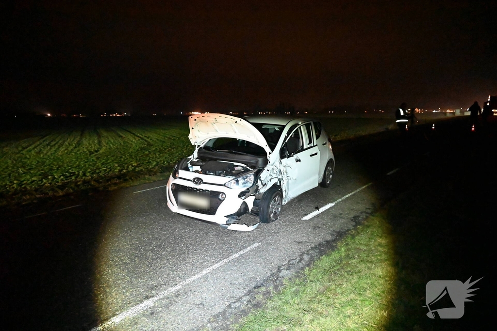 Frontale aanrijding tussen tractor en auto