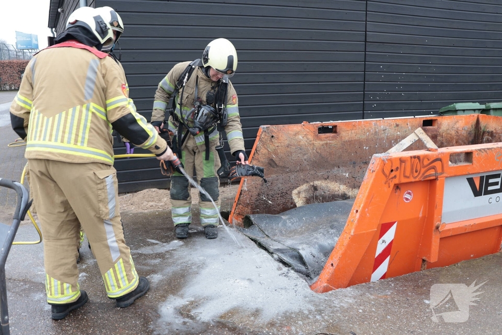Brand in afvalcontainer bij hockeyvereniging