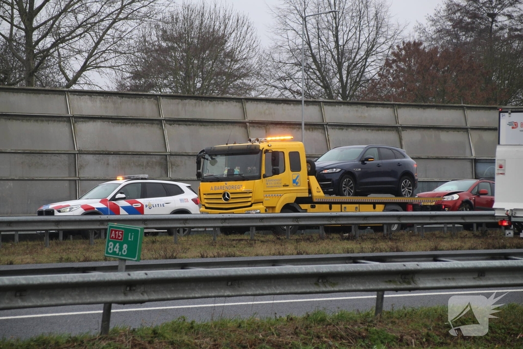 Meerdere ongevallen op A15 zorgen voor verkeershinder
