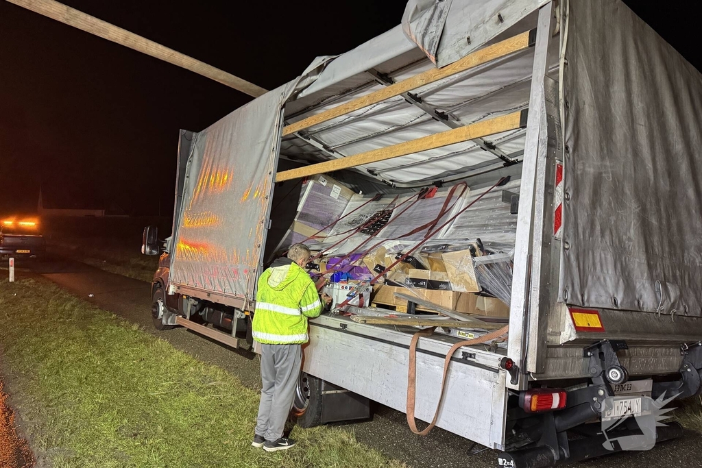 Lading omver in bakwagen