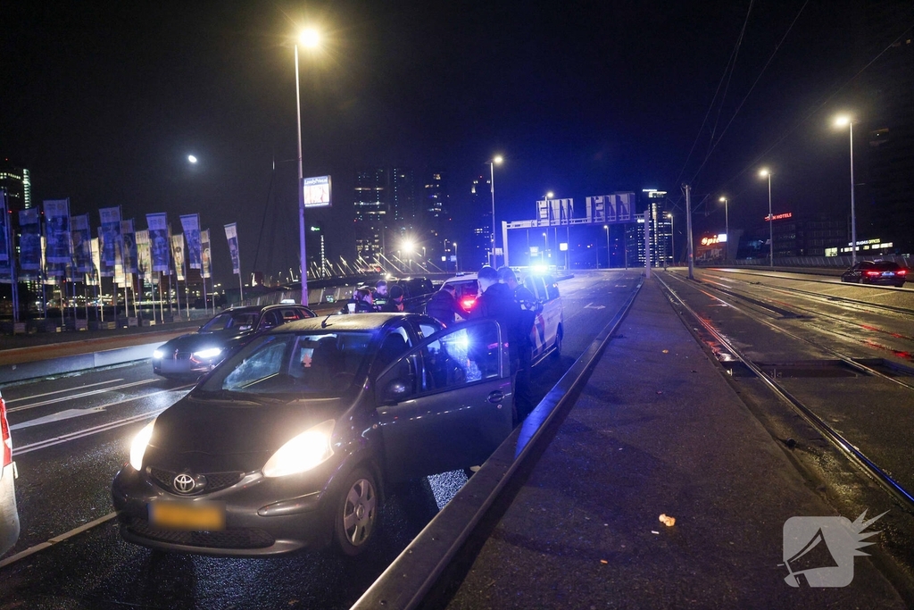 Politieachtervolging eindigt op Erasmusbrug