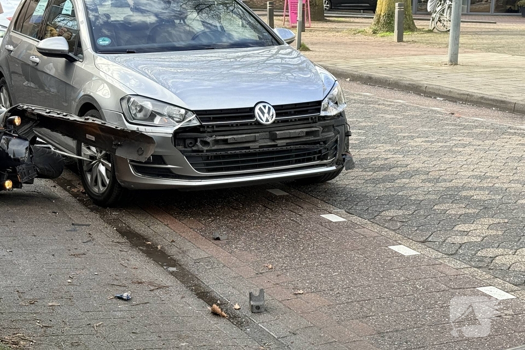 Motorrijder gewond bij botsing met auto