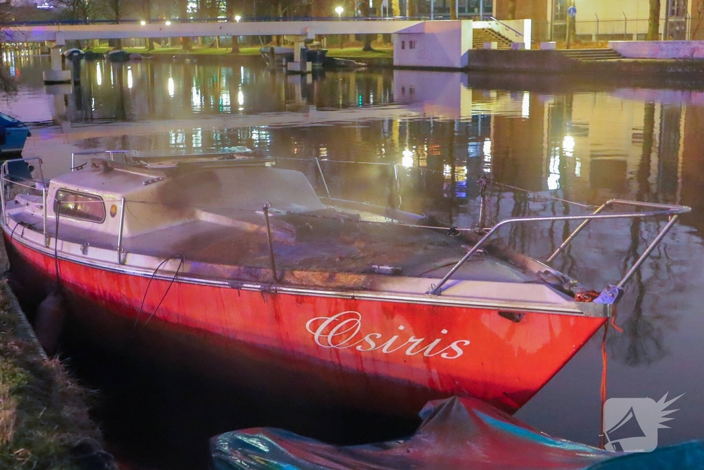 Brand verwoest plezierboot