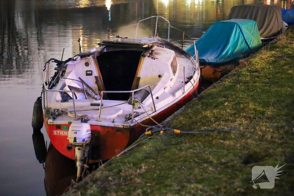 Brand verwoest plezierboot
