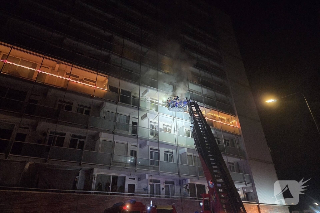 Brand in flatwoning vroeg in de ochtend