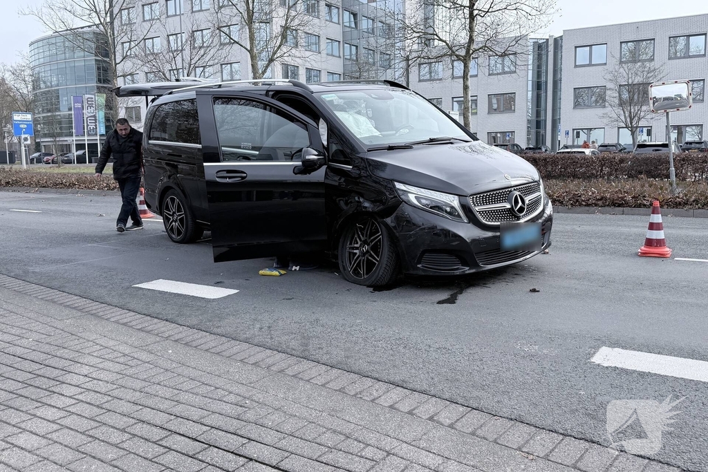 Taxi total-loss na botsing met auto
