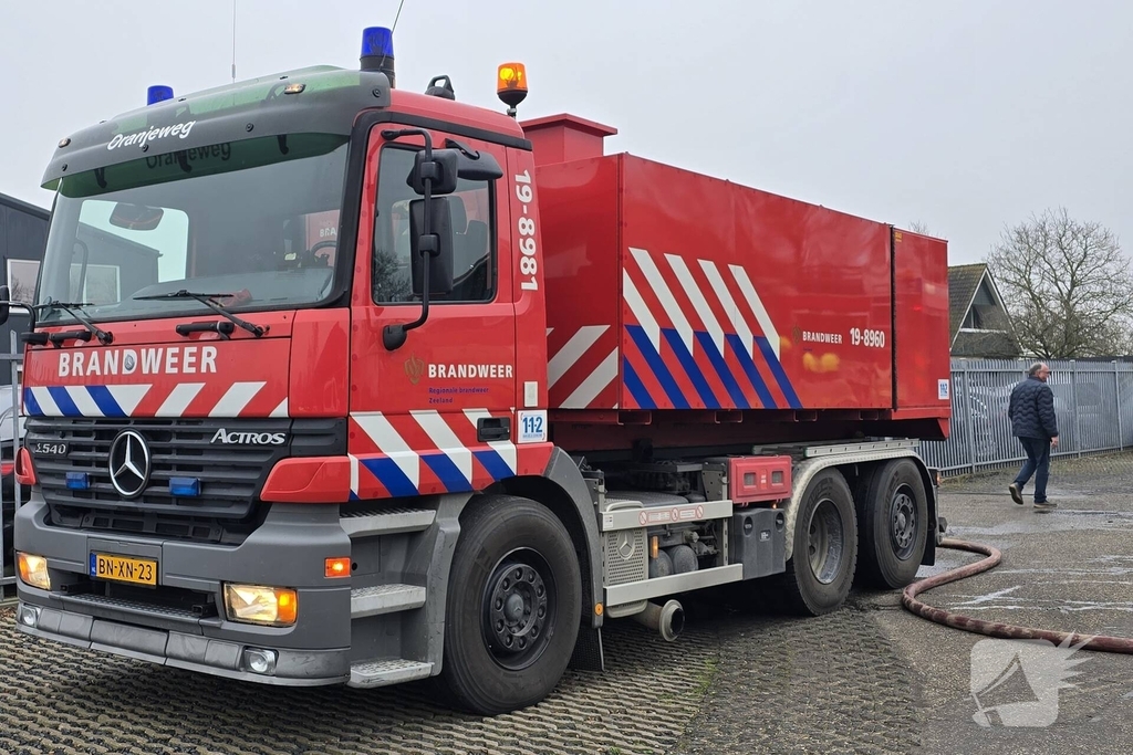 Dure stationwagen verwoest door brand