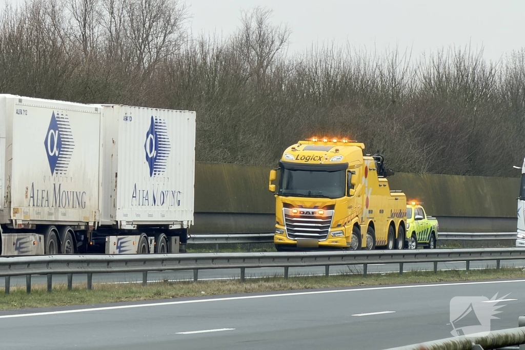 Botsing tussen bestelbussen zonder gewonden