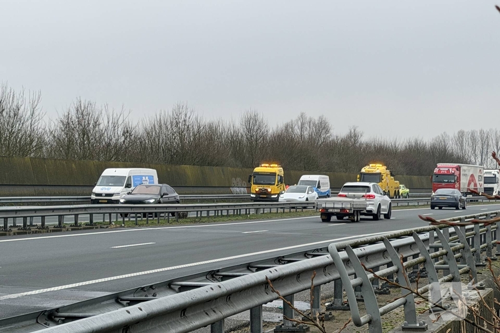 Botsing tussen bestelbussen zonder gewonden