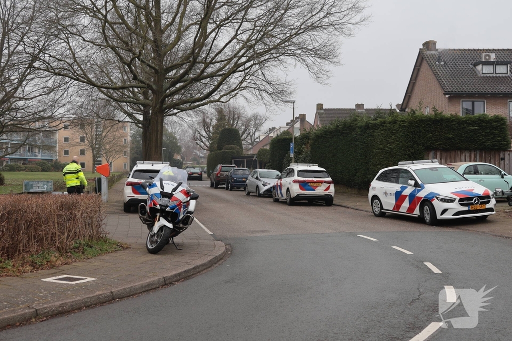 Steekincident in flatwoning leidt tot gewonde