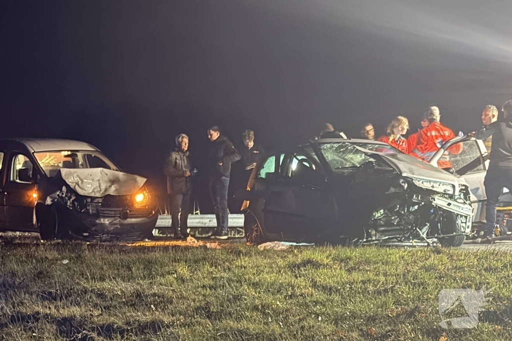 Ernstig ongeval met meerdere auto's en gewonden