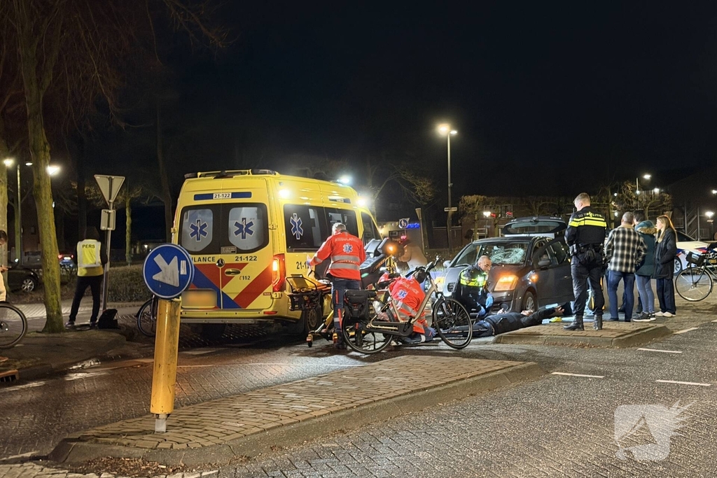 Fietser gewond na aanrijding met auto