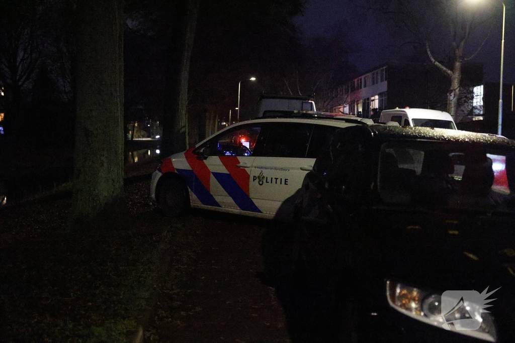 Team Parate Eenheid houdt persoon aan in woning