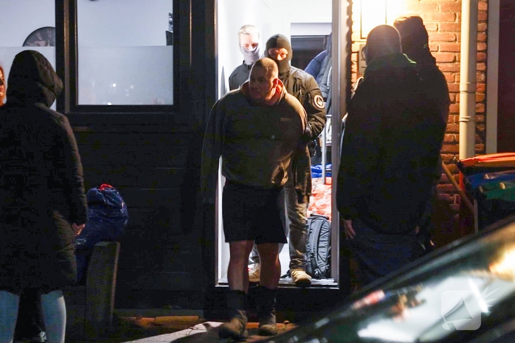 Arrestatieteam houdt man aan na computervredebreuk