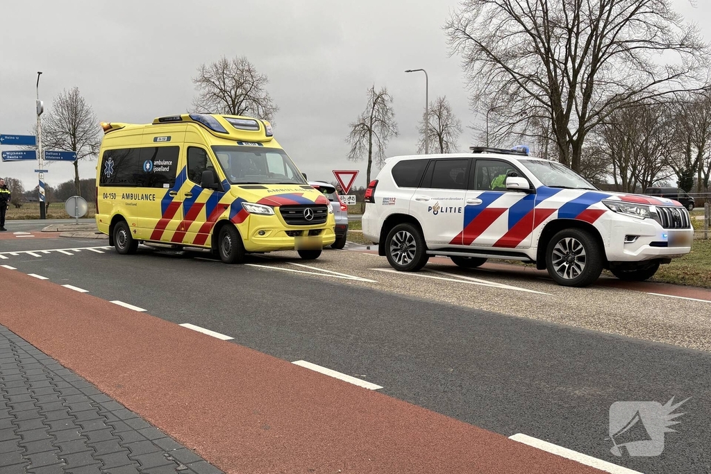 Fietser gewond bij botsing met auto