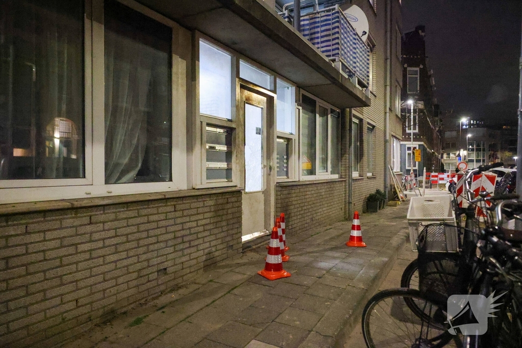 Explosie bij portiekwoning veroorzaakt aanzienlijke schade