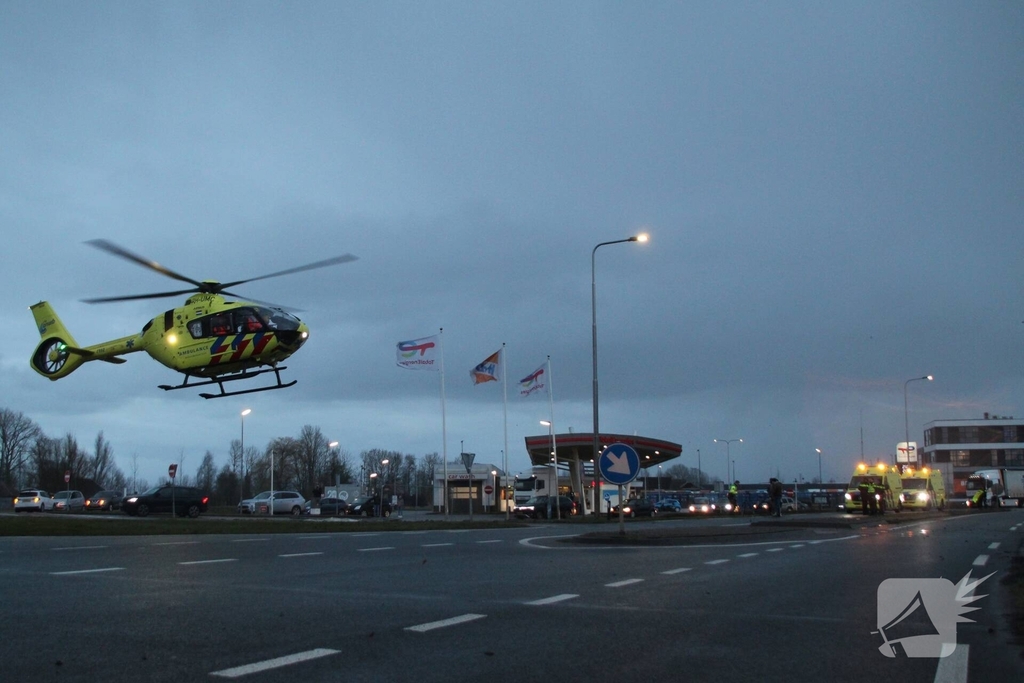 Zware aanrijding tussen fietser en busje