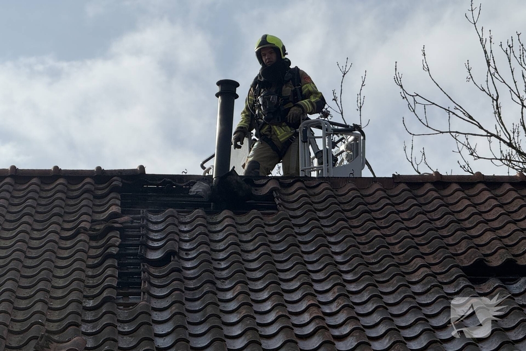 Uitslaande brand vergt uitgebreide inzet