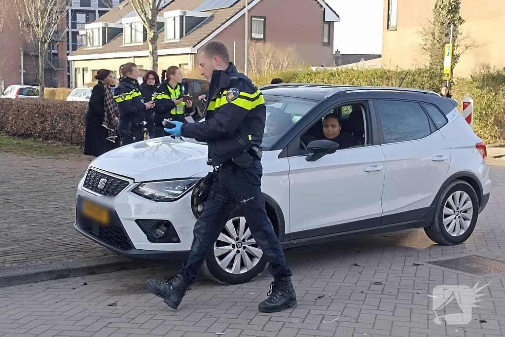 Botsing tussen twee auto's veroorzaakt letsel