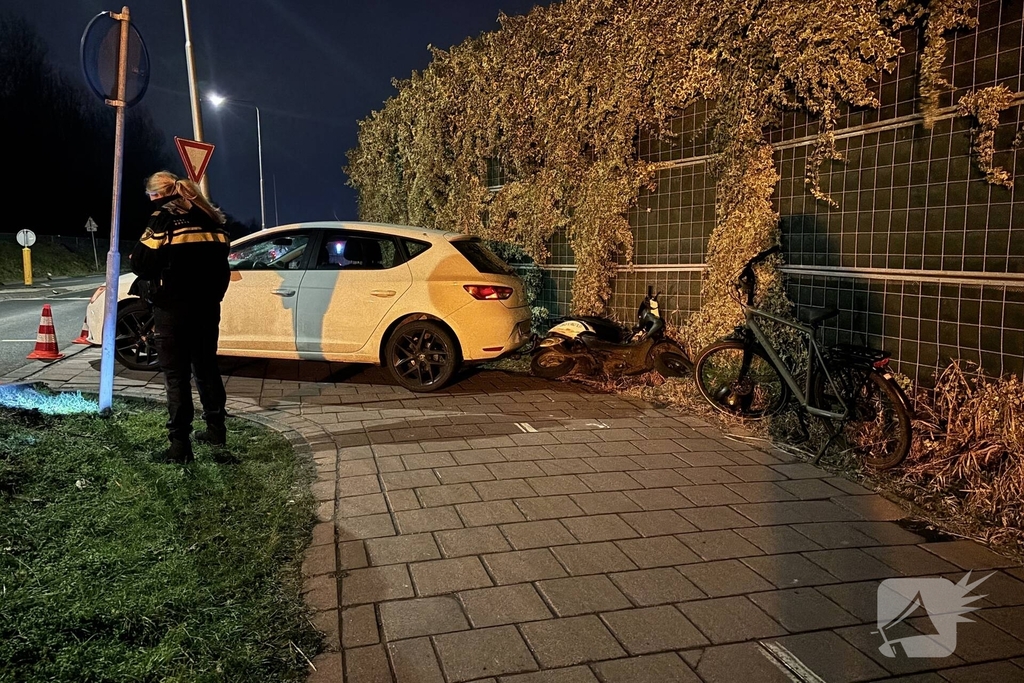 Scooterrijder gewond bij aanrijding
