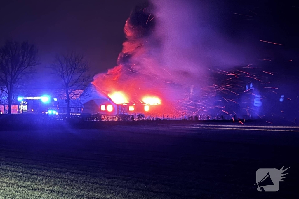 Grote brand in bijgebouw zorgt voor spoedinterventie