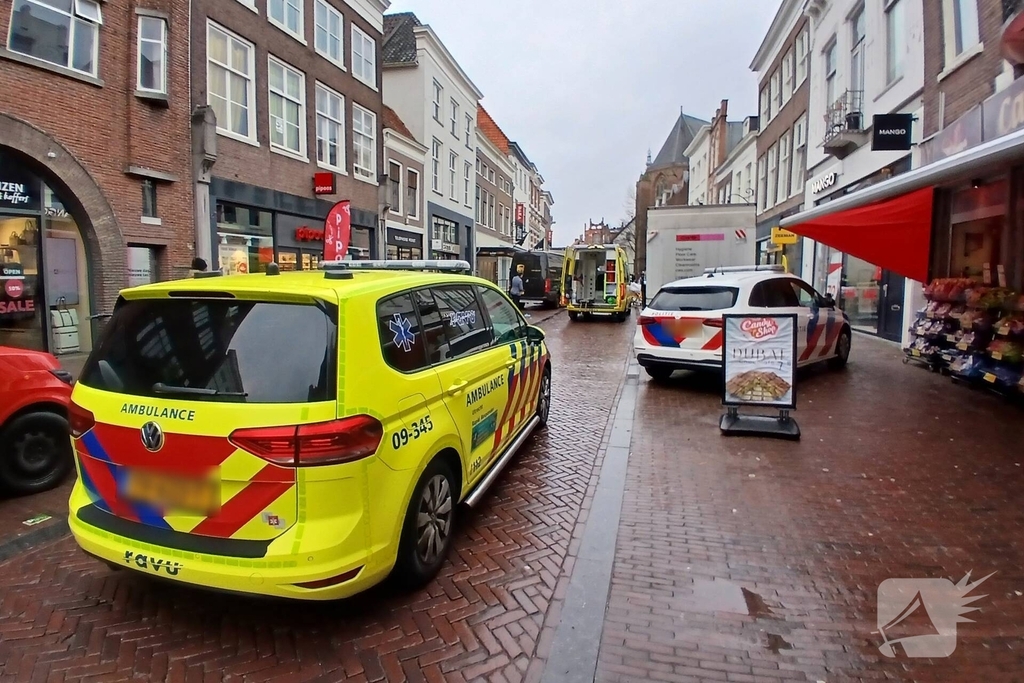Stratenmaker gewond bij aanrijding met bestelbus