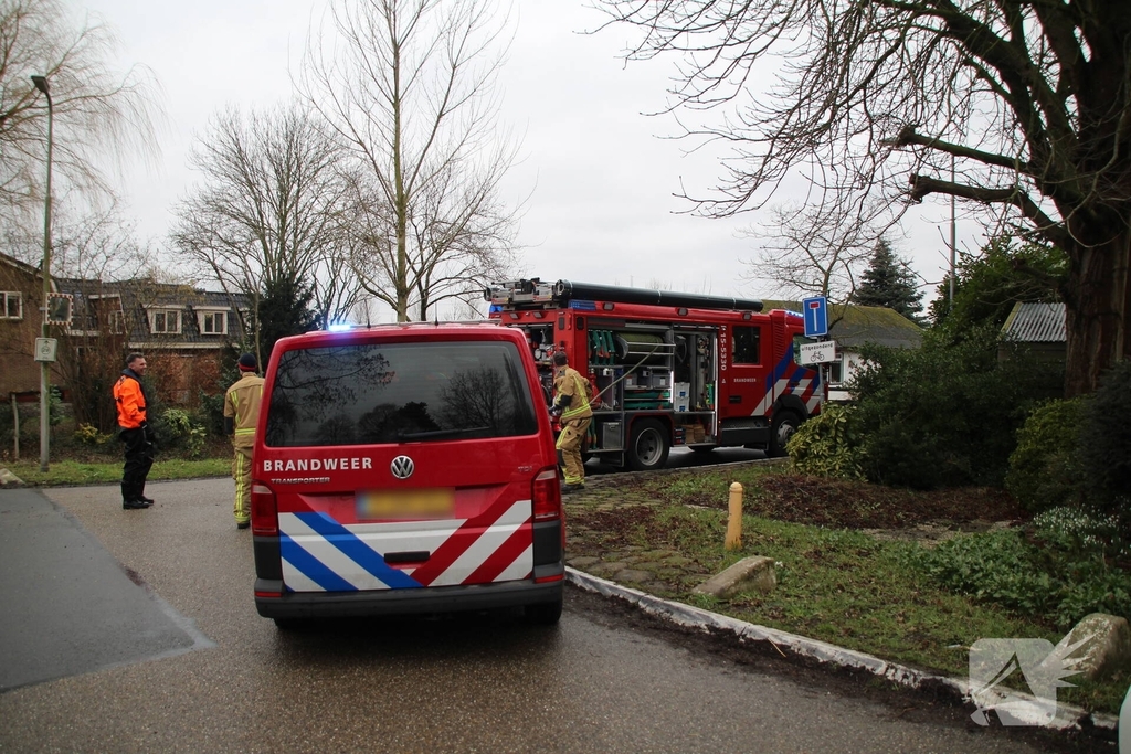 Voertuig te water na aanrijding met bestelbusje