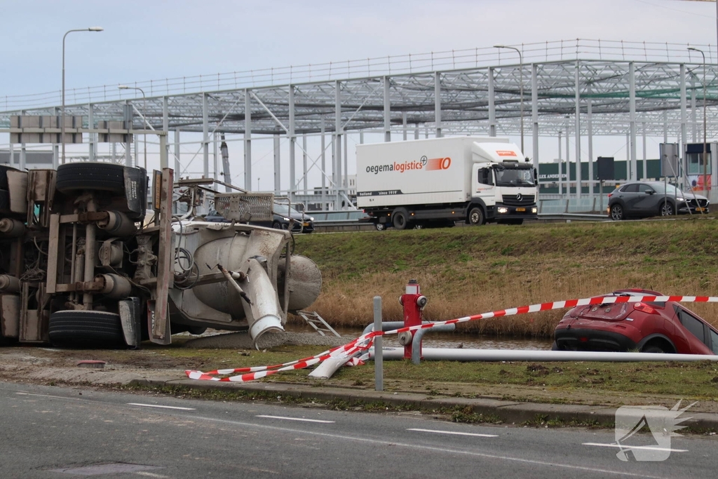 Gewonde bij aanrijding met vrachtauto